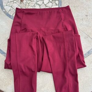 Beyond Yoga Burgundy pocket  Leggings large